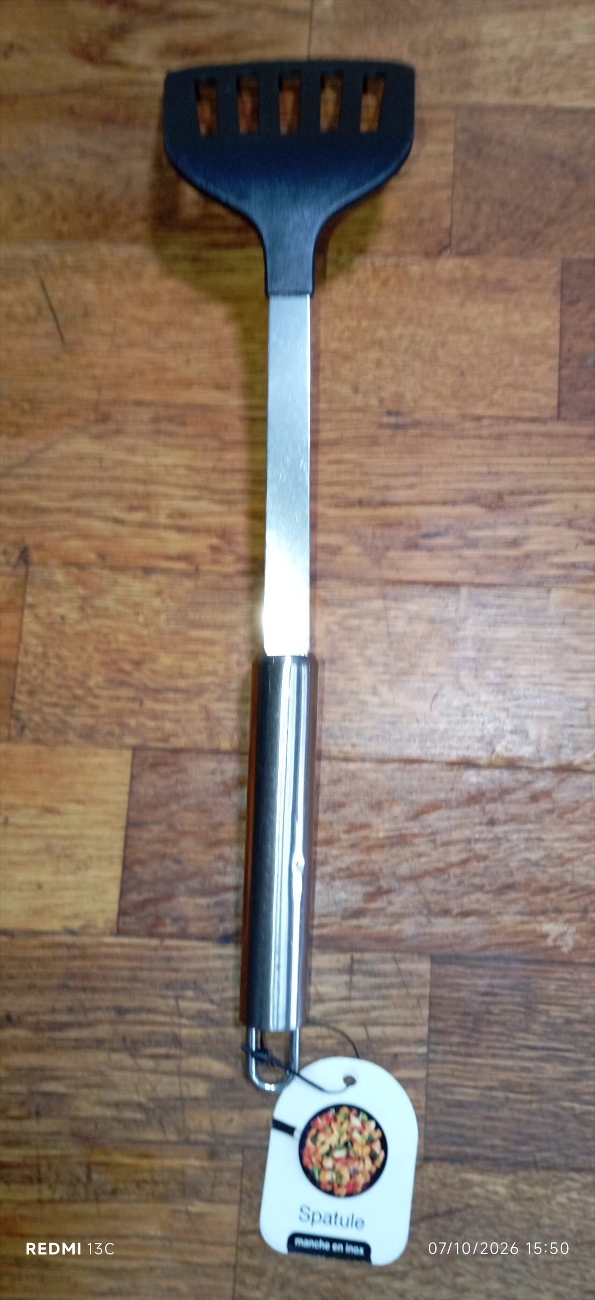 Spatule de cuisine ajourée