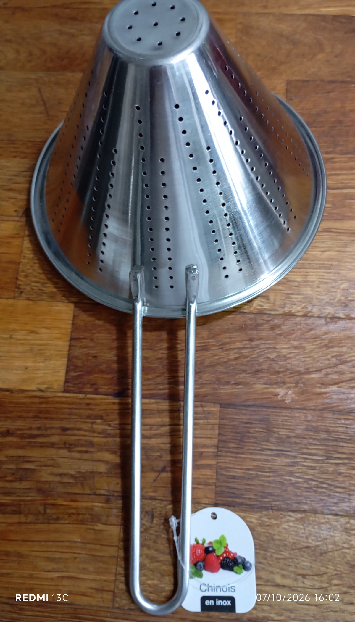 Chinois en inox , passoire conique avec poignée
